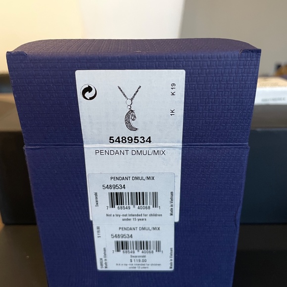 New SWAROVSKI 5489534 Rose Gold Crystal Symbolic Moon Pendant Necklace - Picture 7 of 8